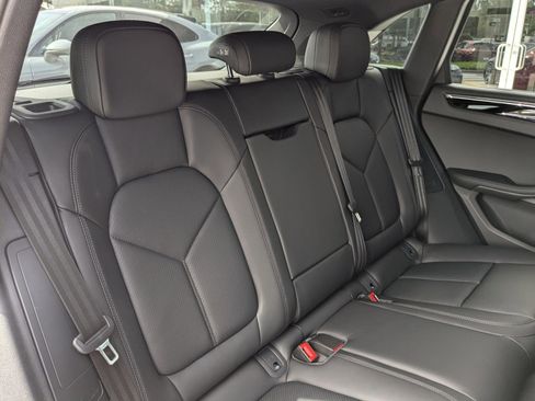 New 2026 Porsche Macan image 25