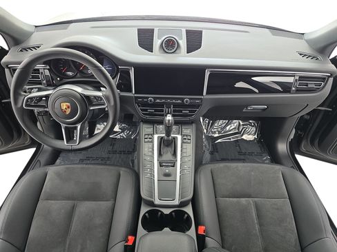 Used 2020 Porsche Macan AWD/4WD image 9