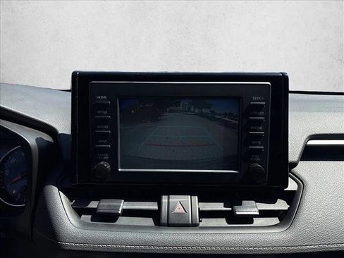 Used 2019 Toyota RAV4 LE FWD image 13
