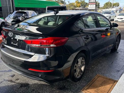 Used 2017 Hyundai Elantra SE image 3