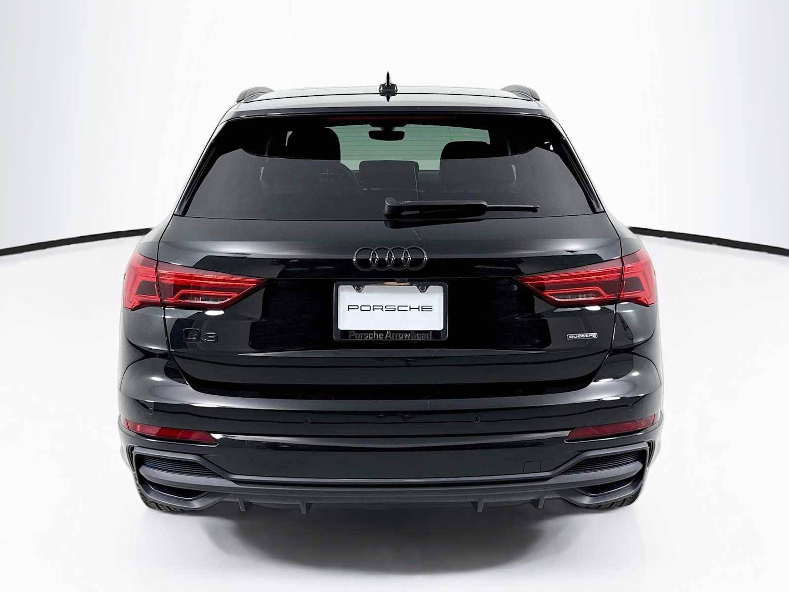 Used 2023 Audi Q3 2.0T Premium w/ Black Optic Sport Package AWD/4WD image 10