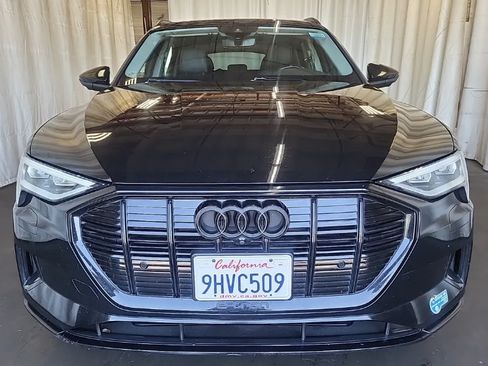 Used 2021 Audi e-tron Premium w/ Convenience Plus Package AWD/4WD image 2