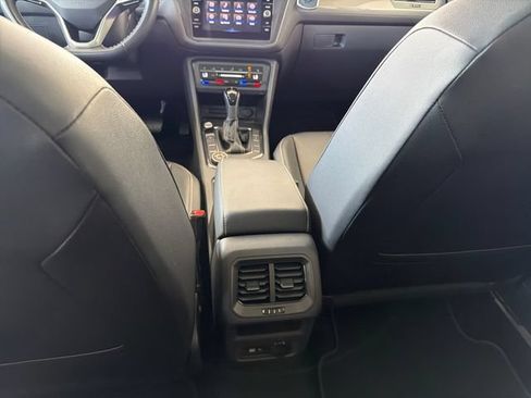 Used 2023 Volkswagen Tiguan SE AWD/4WD image 23
