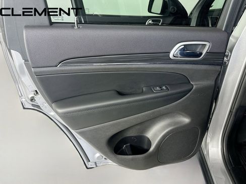 Used 2019 Jeep Grand Cherokee Limited image 29
