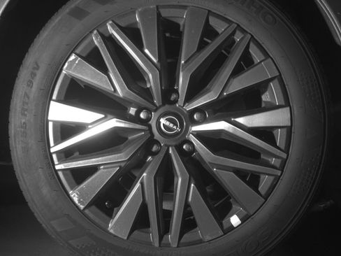 Used 2025 Nissan Altima 2.5 SV FWD image 18