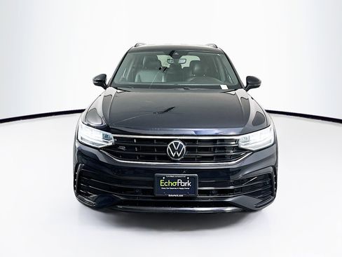 Used 2022 Volkswagen Tiguan SE R-Line image 2