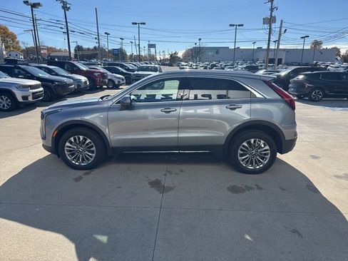 Used 2024 Cadillac XT4 Premium Luxury image 7