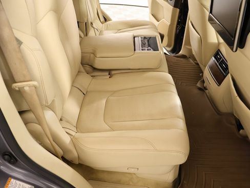 Used 2017 Lexus LX 570 4WD image 16