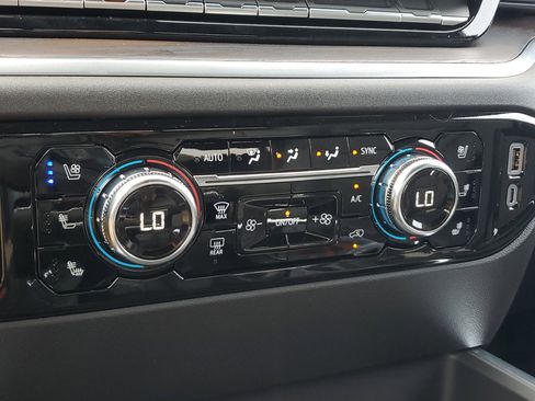 New 2026 GMC Sierra 1500 SLT w/ SLT Convenience Package image 31