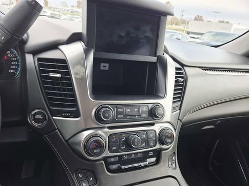 Used 2020 Chevrolet Suburban Premier w/ Premier 6.2L Value Package image 27