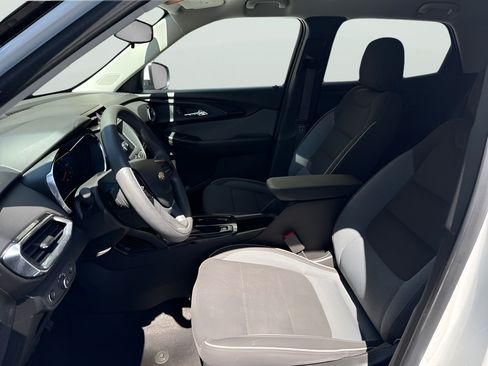 Used 2023 Chevrolet TrailBlazer LT AWD/4WD image 17