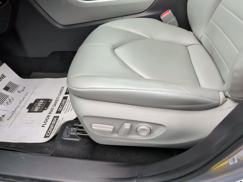 Used 2022 Toyota Highlander XLE image 18