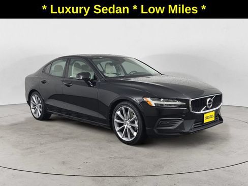 Used 2019 Volvo S60 T5 Momentum FWD image 3