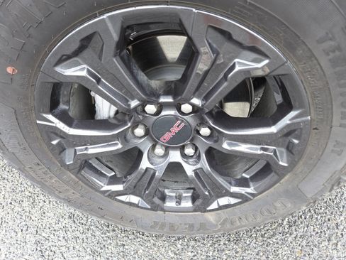 Used 2025 GMC Canyon Elevation w/ Convenience Package RWD image 12
