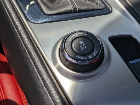 Used 2019 Chevrolet Corvette Stingray Coupe w/ 1LT RWD image 32