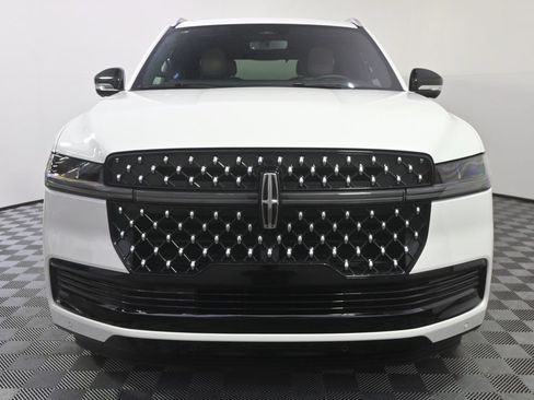 Used 2026 Lincoln Navigator Black Label AWD/4WD image 10
