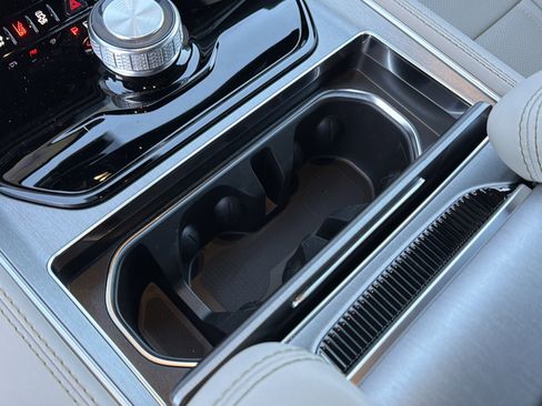 New 2026 Jeep Grand Wagoneer w/ Premium Group I image 38