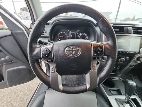 Used 2022 Toyota 4Runner SR5 Premium image 11