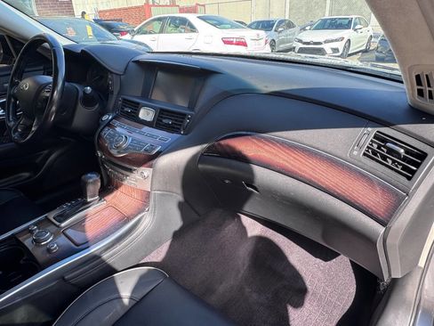 Used 2015 INFINITI Q70 L 3.7 w/ Deluxe Touring Package image 5