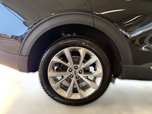Used 2022 Ford Explorer Platinum w/ Equipment Group 601A AWD/4WD image 13
