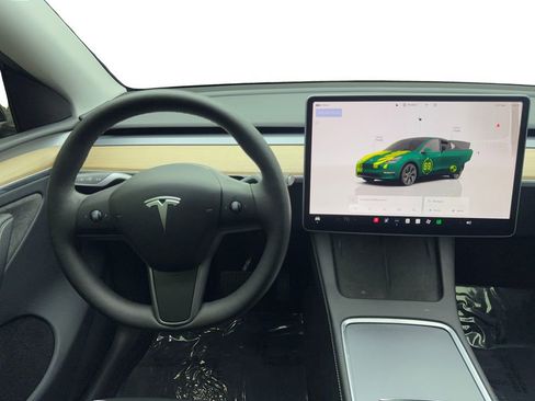 Used 2024 Tesla Model Y Long Range image 53
