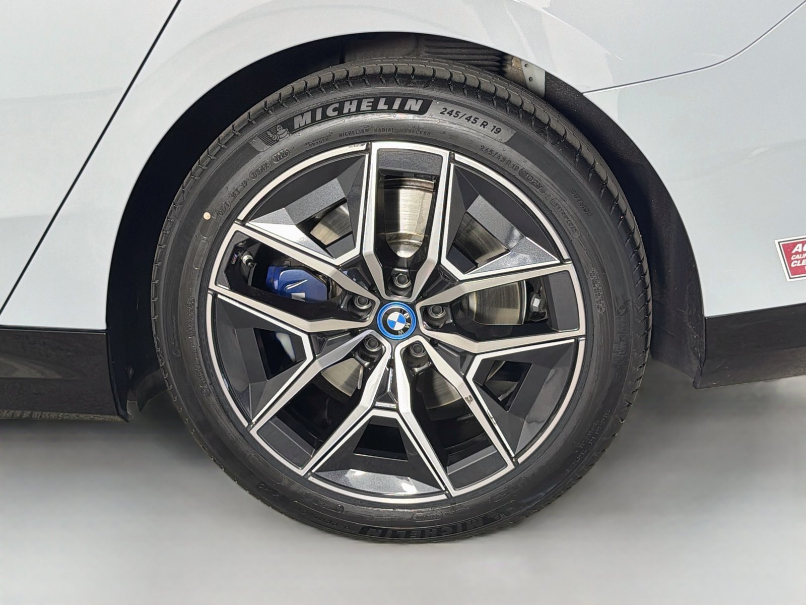 Certified 2024 BMW i5 eDrive40i w/ M Sport Package RWD image 32
