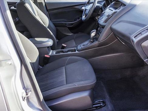 Used 2016 Ford Focus SE image 29