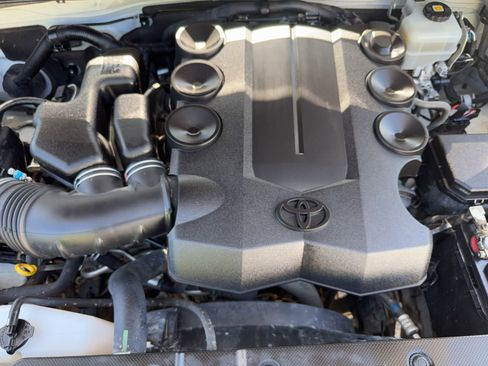 Used 2019 Toyota 4Runner TRD Off-Road AWD/4WD image 29