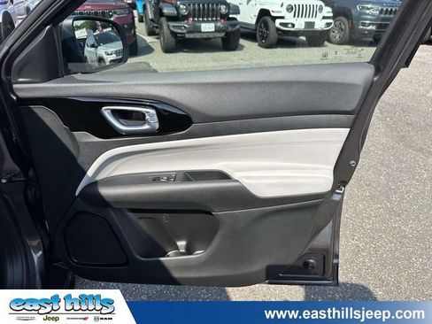 Used 2023 Jeep Compass Limited AWD/4WD image 24