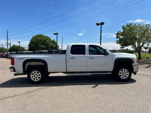 Used 2014 Chevrolet Silverado 3500 LT w/ Interior Plus Package AWD/4WD image 9