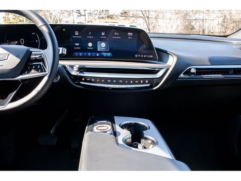 Used 2024 Cadillac Lyriq Tech image 14