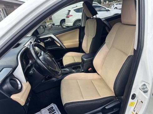 Used 2017 Toyota RAV4 XLE FWD image 14