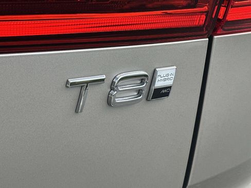 Certified 2025 Volvo XC60 T8 Plus w/ Climate Package image 28
