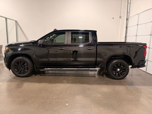 Used 2020 Chevrolet Silverado 1500 Custom w/ Custom Value Package image 8