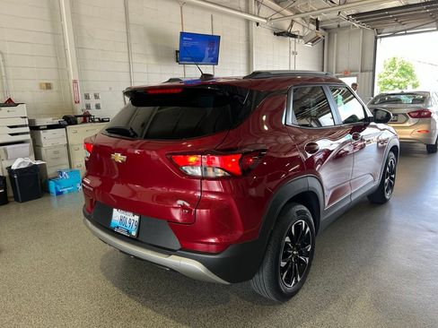 Used 2021 Chevrolet TrailBlazer LT FWD image 3