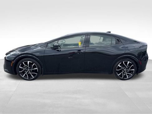 Used 2024 Toyota Prius Prime FWD image 2