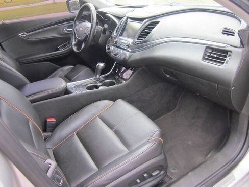 Used 2019 Chevrolet Impala Premier FWD image 14