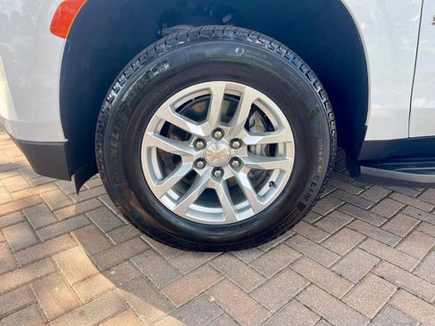 Used 2024 Chevrolet Suburban LT image 10