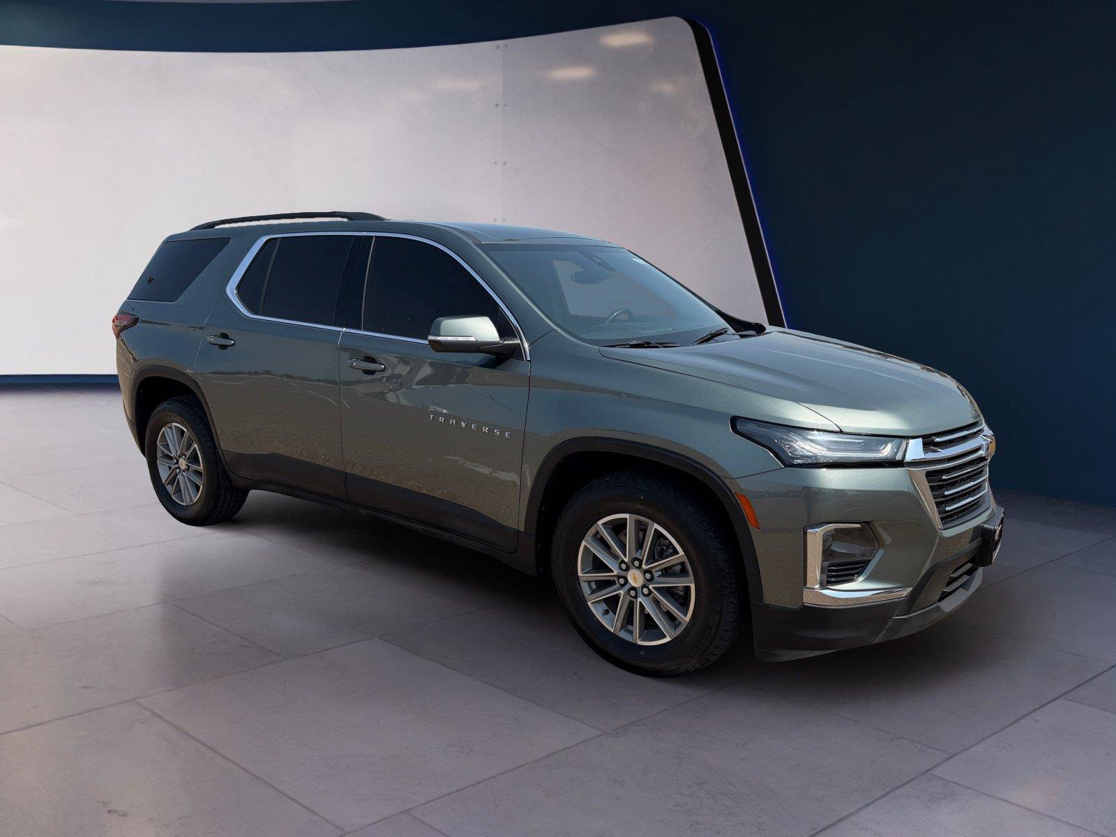 Used 2023 Chevrolet Traverse LT FWD image 7