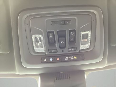 Used 2024 Chevrolet Silverado 2500 High Country AWD/4WD image 39