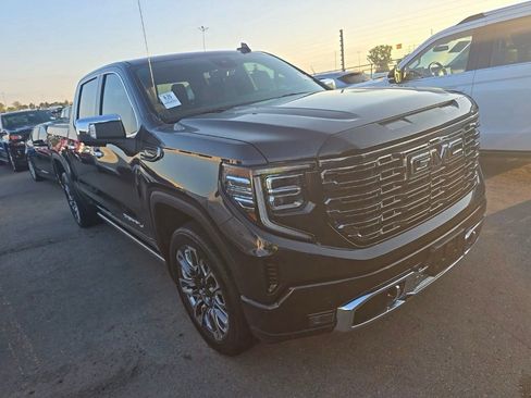 Used 2025 GMC Sierra 1500 Denali Ultimate AWD/4WD image 3