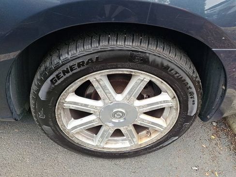 Used 2008 Chrysler Sebring Touring w/ Special Touring Group FWD image 4