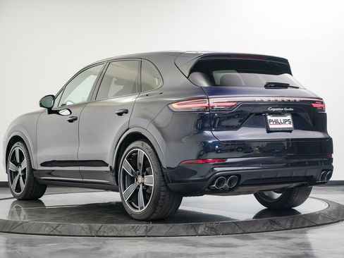 Used 2021 Porsche Cayenne Turbo AWD/4WD image 3
