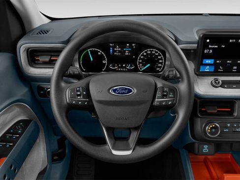 Used 2025 Ford Maverick Lariat w/ Black Appearance Package AWD/4WD image 8