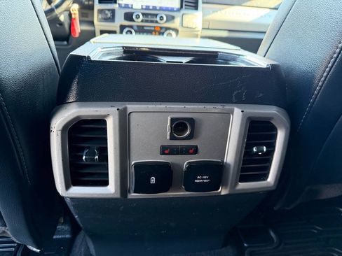 Used 2022 Ford F250 Lariat w/ Black Appearance Package AWD/4WD image 38