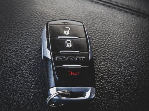 Used 2021 RAM 1500 Big Horn image 9