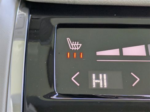 Certified 2025 Volvo XC60 B5 Ultra w/ Protection Package Premier image 17