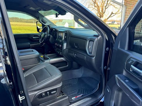 Used 2022 Chevrolet Silverado 3500 LTZ w/ LTZ Plus Package image 13