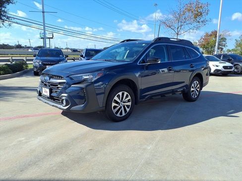 Certified 2025 Subaru Outback Premium image 3