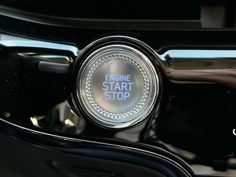 Used 2025 Genesis G80 2.5T image 36